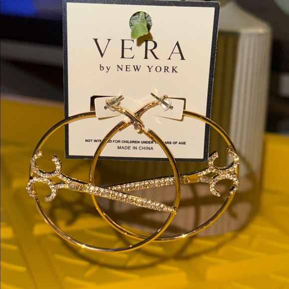 🆕✂️💛VERA: GOLD Scissors Rhinestone Hoops - Picture 4 of 7